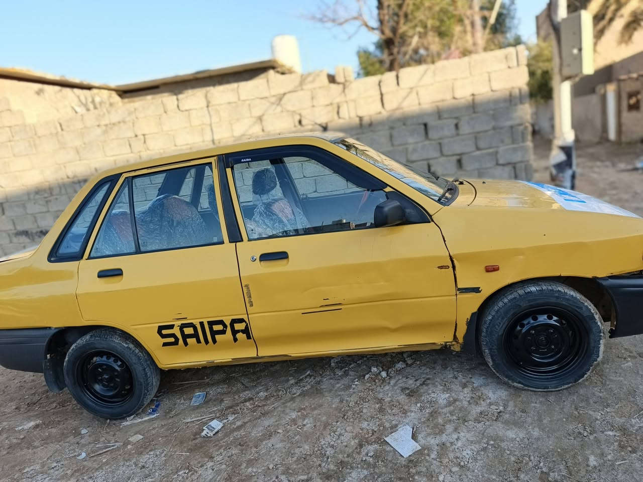 السلام عليكم ورحمة الله وبركاته
سايبا ١٢
مصفره هيئه وغرامات عليها ٢٠٠الف فقط

سياره مثل ما واضحه كدامك حلوه مال جناي ع باب الله
السعر ٢٠ ورقه 
الشراي يتصل تحويل ثاني يوم راعيها من أهل بغداد 
السياره رقمها بغداد 
***********
