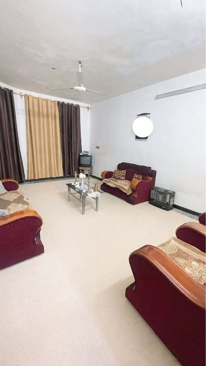 سلام عليكم للبيع يرهم قسط او نقد  دار مساحه 160 واجه 9 وربع ونزال 17 يحتوي ع  2 منام 4 ×4  مطبخ 5 ×3ونص صاله 5×4 ونص  صحن كبير الدار متكامل من كلشي بناء 2024  كاشي سيراميك اشتايكر ماء كهرباء كامل واجهز لسكن الدار طابوزراعي سند 25 اقرار محكمه وكاله بسم المشتري عنوان بغداد الكرخ دوانم قرب الشرطه الخامسه 
***********
