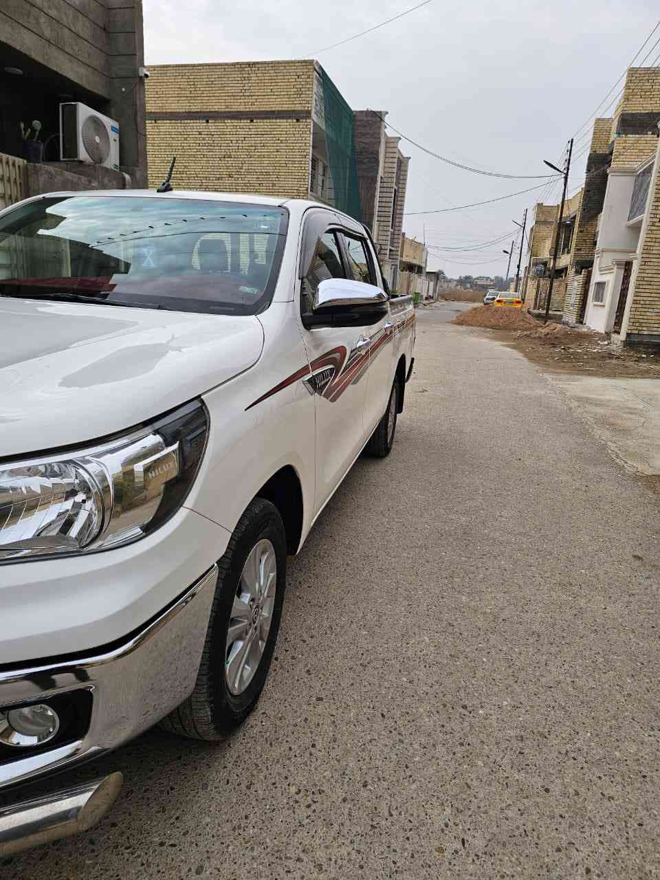 سلام عليكم بيكم تيوتا موديل 2022رقم اربيل ماشية 93 مكانها بغداد مكفولة وسونار منشور معه صور اب اسمي تريد وكالة تريد تحويل سعرها 265 بيها مجال بسيط ***********
