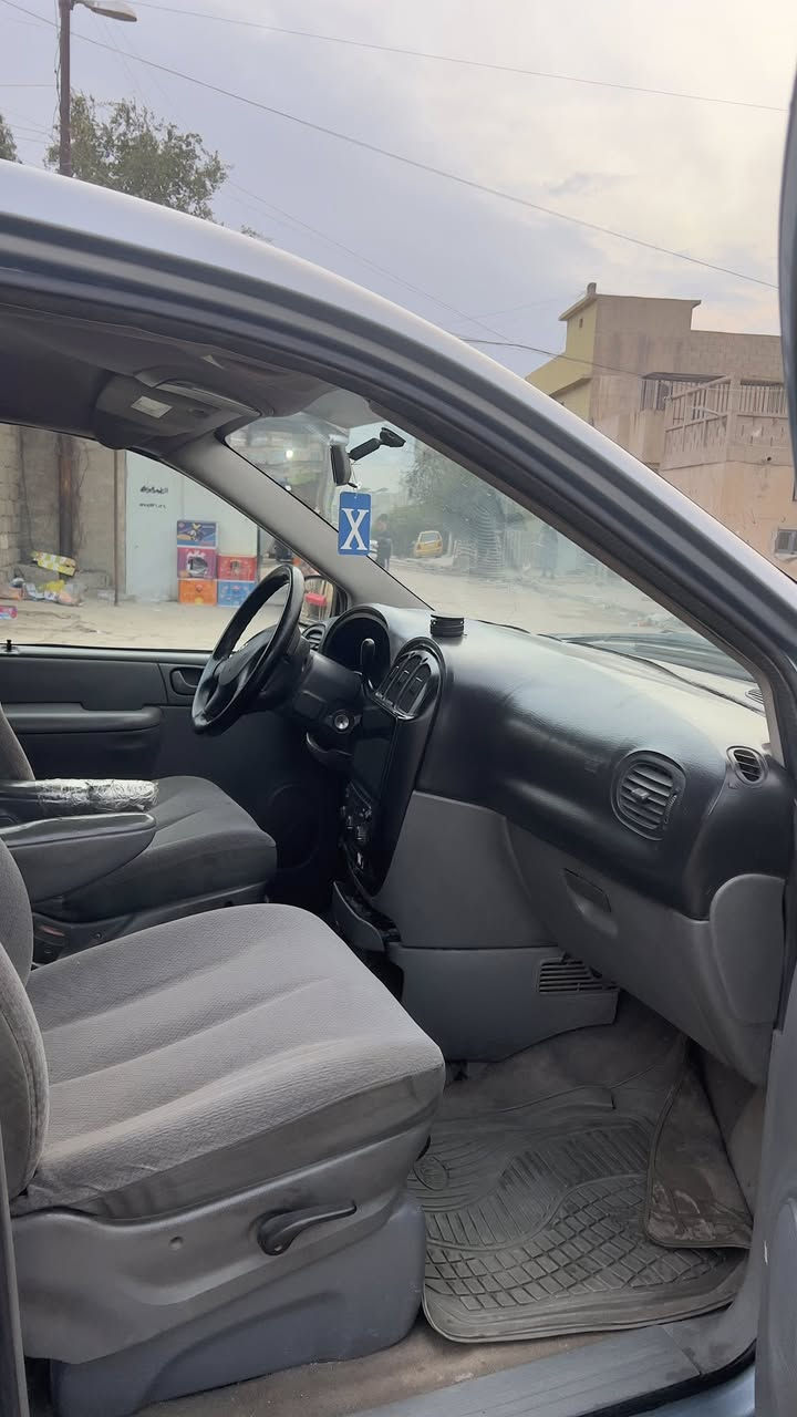 دوج كرفان 2006 لون ازرق شذري
السيارة بأسمي 
تبريد شغال شرط ثلج تخم تايرات جديد باتري جديد محرك وكير مال كصة موديل 2010 
رقمها نينوى بيها كوبون بانزين 
 مكاني حي المنصور
 السعر 84 وبيه مجال للشراي 

0773 963 3792
