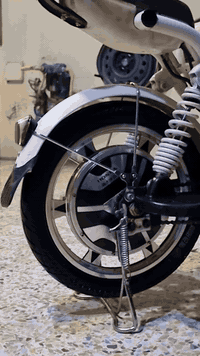 ماطور شحن للبيع من شركة هوندا ياباني 5بطاريات سرعه 50حقيقي السعر 330 وبي مجال بسيط العنوان موصل جانب الايمن لتواصل على هذا الرقم *********** ***********
