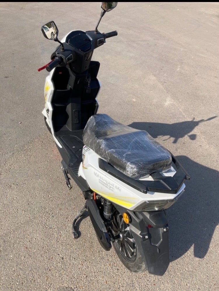 السلام عليكم دراجه شحن MTR ماتركس للبيع دراجه كلش حلوه و نظيفه كفاله عامه من كلشيي دراجه معتني بيها إلى درجه و هاي الصور و شوفت عينكم مواصفات الدراجه 6 بطاريات كبار  ويل حجم الجبير حجم 12 بيها نظام بارك و بيها نظام بك و بيها كروز سرعه مثبت سرعه بريك امامي خلفي هايدروليك بيها مساحه خزن جبيره لايتات عالي ناصي زنون بيها إشاره يمنه يسره 
سعر الدراجه 675 و بيها مجال 
مكاني بغداد الصالحيه او البياع حسب المكان الموجود بي لو صالحيه لو البياع 
للاستفسار *********** محمول او واتساب