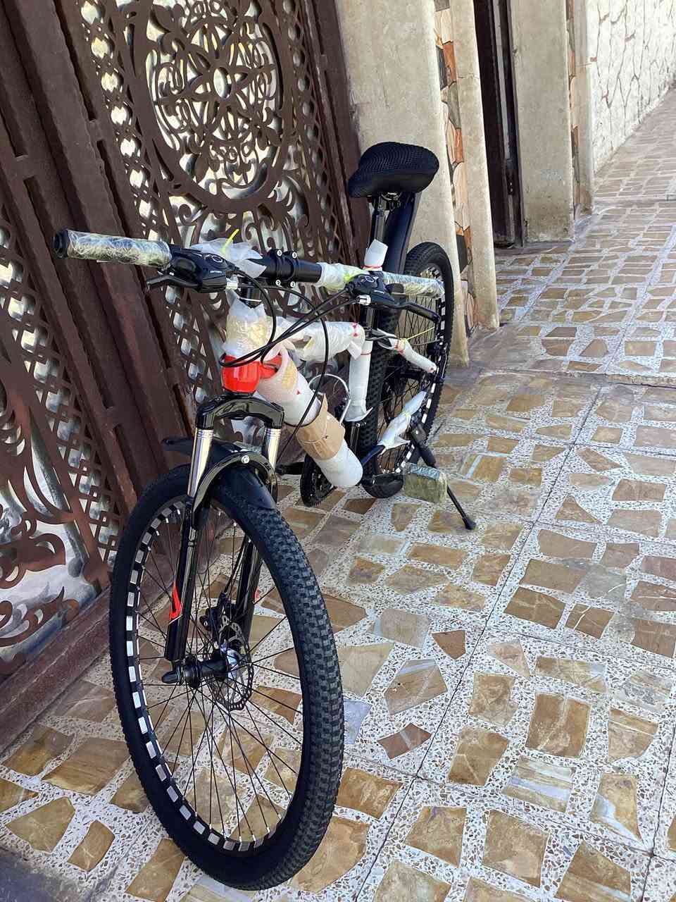 بايسكل للبيع حجم 26محتاج. افلوس جديد بعدو بل لايلون السعر 200بي مجال الرقم ***********
