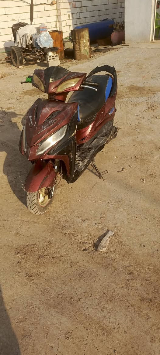 السلام عليكم جامبو للبيع جاهزه
لايتات شغاله بريك امامي خلفي شخال من اول هندر تشتغل
تايرات جدد للبيع السعر{220}وبيه مجال او (مراوس) الستفسار مراسلة الصفحه او
اتصال على ***********
