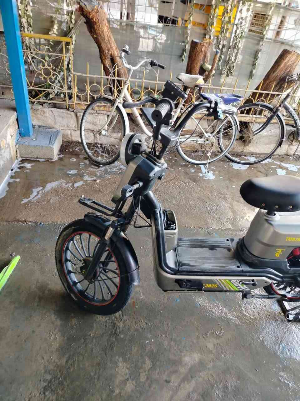 سلام عليكم شلونكم دراجه للبيع

***********
