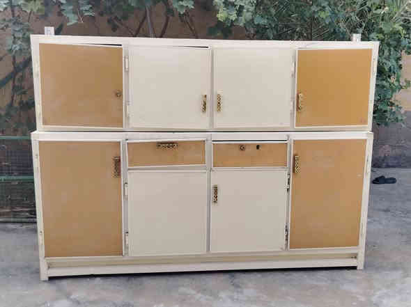 كاونتر مع سنك للبيع يرادله شويه ترتيبات السعر 175 بي مجال ***********
