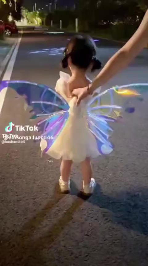 عروض العيد ويانا غير.. 🔥🔥🔥
اجنحة الفراشه الضوئيه المتحركة الموسيقية توفرت 
السعر 15 الف د فقط 
 يوجد توصيل لكل مناطق العراق ***********
توصيل كل محافظات العراق 5 الف د فقط 
توصيل م النجف الاشرف 2 او 3 و نواحيها 4 الف 
عالم الأطفال ركن شارع الروان جهة شارع الزهور .
