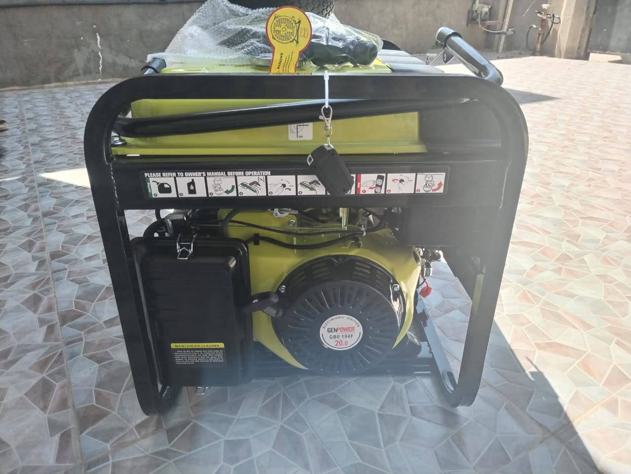 مولد genpower بانزين للبيع مستخدم اقل من 4 ساعات اي مشكلة ما بي بعدة جديد..12kv 40A تانكي 25L 
سعر 1250 و بي مجال


**إذا كنت صاحب هذا الإعلان وتريد حذفه لأي سبب، رجاءا أرسل رسالة إلى الدعم الفني**