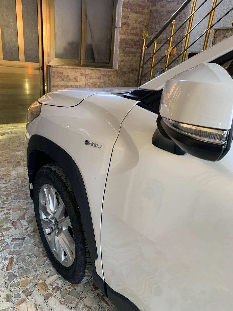 تويوتا  كورلا كروس هايبرد 2025جديدة ماشيه km6
 بصمه +بصمة ابواب عدد 2 سبير ما نازل
فتحة سقف سلايد 
تحكمات ستيرن جهتين
رادار امامي 
كامرة دوارة بلادية
اوتو هولد 
سايد بريك بصمة
سياقة اوتو 
3انضمة قيادة 
ابل كار بلي +اندرويد
تحديد مسار 
تبريد قطعتين
بلوجكتر وحمالات 
 عازل حراري 
لايتات زنون اصلي 
السيارة باسمي الشخصي رقم بغداد رقم السياره مميز 
 سعرها 27,500
مكانها بغداد 
***********
