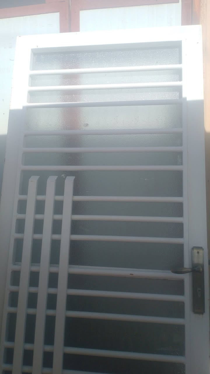 عمل جميع انواع البيبان والشبابيك 
و الكرفانات والسقايف وكافت اعمال الحداده *********** واتساب
