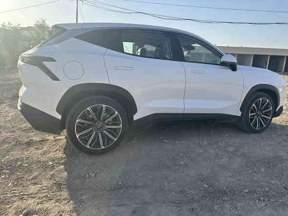 السلام عليكم ورحمة الله وبركاته
      كفاله عامه
    للبيع فقط على وضع شركه
للبيع جيتور داشنغ لكجري (JETOUR Dasheng) موديل      2024 ضمان شركه هارلم 10 سنوات اعلى فئه بلموصفات
🔹 المواصفات العامة: VIp لون ابيض 
 • محرك تيربو 4 سلندر سعة 1600cc بقوة 196 حصان
 • گير أوتوماتيك 7 سرعات (DCT)
 • مازالت تحت ضمان الوكيل هارلم
🔹 المواصفات والتجهيزات:
 • تطبيقات يوتيوب وويز وغيرها وIPTV
  • Apple Carplay وًAndroid Auto
 • إطارات 20 إنج
 • فتحة سقف بانوراما
 • 6 وسائد هوائية ايرباك
 • كاميرات محيطية 540 درجة
 • شاشة وسطية عملاقة 15.6 إنج + عدادات رقمية بالكامل
 • نظام خرائط GPS
 • أوامر صوتية وتحكم ذكي
 • نظام صوتي مكوّن من 8 سماعات
 • شحن لاسلكي سريع للهاتف
 • رادار تفاعلي + تحذير مغادرة المسار + قيادة شبه ذاتية
 • مراقبة النقطة العمياء + حساسات أمامية وخلفية
 • Autohold + فرامل إلكترونية + وضعيات قيادة متعددة
 • دخول وتشغيل ببصمة + تشغيل عن بعد
 • صندوق خلفي كهربائي
 • مقاعد جلد فاخرة كهربائية (السائق والراكب)
 • تبريد وتسخين للمقاعد
 • إضاءة محيطية + موسيقى ترحيبية + عتبات مضيئة
 • مصابيح أمامية LED / زينون أوتوماتيكية
 • تحكم ذكي بالإضاءة العالية
 • مرايا جانبية كهربائية قابلة للطي وتعتيم ذاتي
 • مراقبة ضغط الإطارات + حساس مطر + نظام تنقية هواء
🔹 حالة السيارة:
السيارة مكفولة بالكامل (محرك – كير – كهربائيات)
لا يوجد ضرر أو صبغ نهائيًا
💰 السعر: 170$ ورقة 
📍 الموقع: ديالى 
📞 للاستفسار والاتصال: (***********)
(***********)
(واتساب – فايبر – ماسنجر متاحين)
