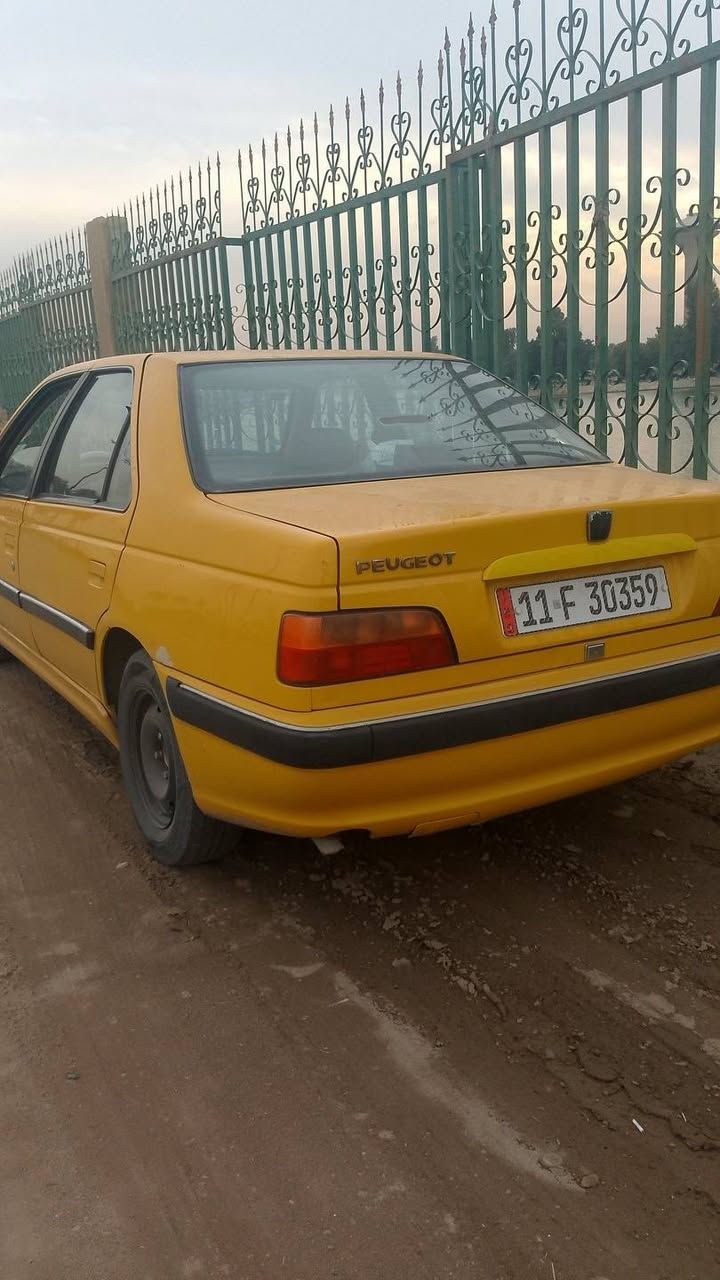 سلام عليكم 
بيجو بارص موديل 2015 مكينه كير خير من الله دواخل مدوشمه شادلها شاشه السياره نصبتها حلوة رقم انكليزي هزة جديدة مصفرة هيئه أو غرامات بسمي تحويل فقط ما اسوي وكاله سيارة بيها جراد خفيف او ضربه باليدة مال باب خلف الراكب ما معمرة نقص هورن أو دكمه مال دبل إشارة تعلك ليش تجي وتكول ما كتلي سعر 52 بيه مجال بسيط رقم تليفوني *********** ما متواجد عل فيس
