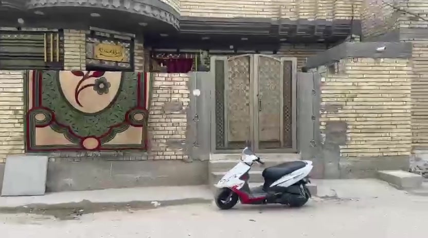 بيت للبيع الموقع حي طارق القديم فرع افران النرجس على شارع ال15 المساحه 180متر بناء حديث جاهز من كلشي الشراي يتصل على هذا الرقم *********** والسعر اول تعليق في الفيديو مثبت
