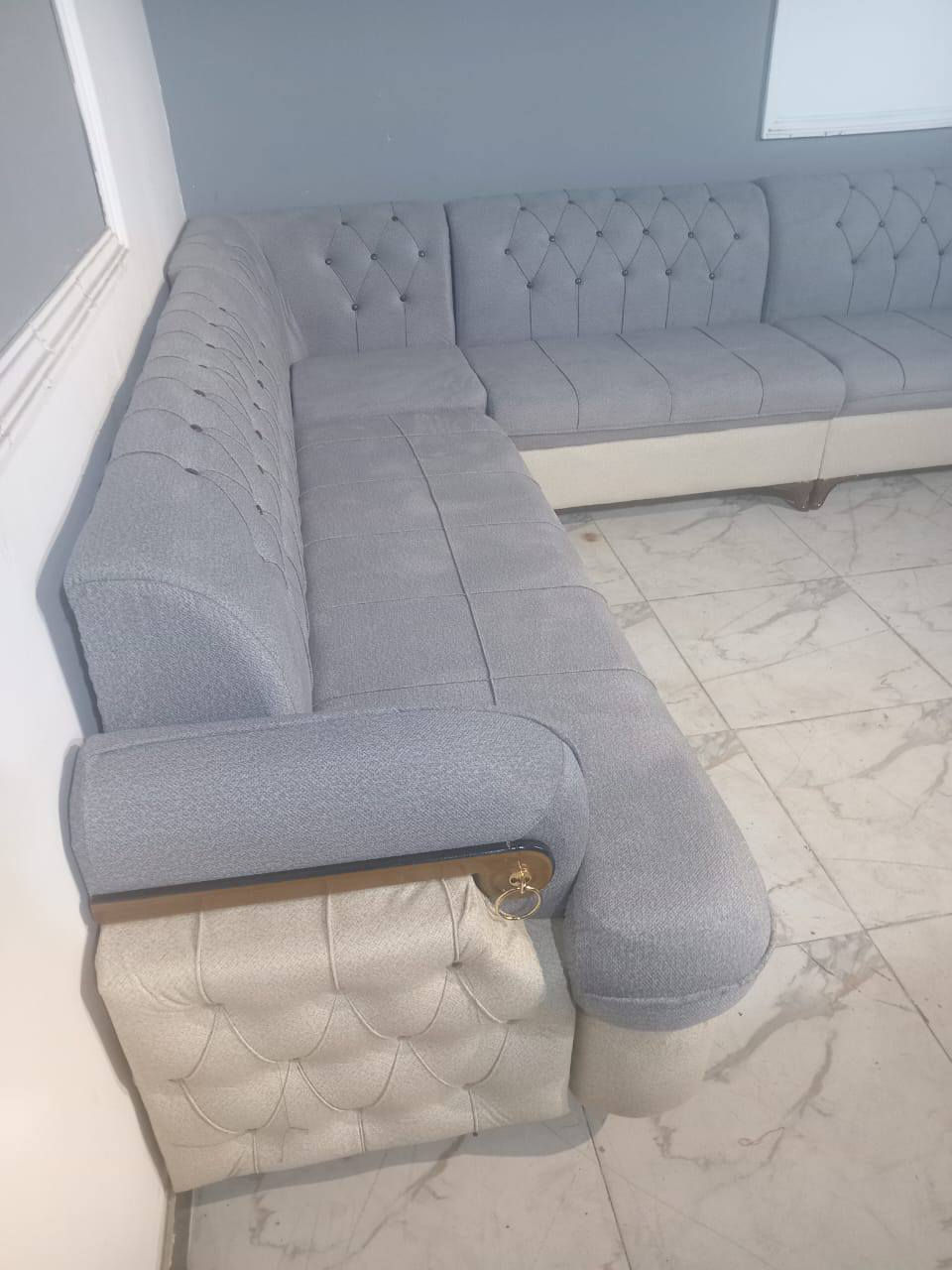 ديوان كامل 11 مقعد 

💥شغلنه يختلف عن غيرنة 💥

 ⭐⭐ ديوان كامـــل بسعـــر مغري  ⭐⭐

     🎁 مع هدية 4 كوشات  🎁

              11 مقاعـــــــد 
 قنفه ثلاثيه عدد 2
قنفه ثنائيه عدد1
قنفه ثنائيه منفصله 1
قنفه زاويه عدد 1

          مواصفات التخم 
مقعد بلوك اسود بلاويد
خشب جام روسي
اسفنج مميز ضغط عالي طبي
قماش قديفة تركي ثقيل 
ارجل التخم عظم عاج ضد الكسر 

متوفر توصيل داخل بغداد والى جميع المحافظات بأسعار مناسبة 
للاستفسار الاتصال على الرقم
***********
العنوان بغداد الشعب حي الانتصار
*********** وانساب
#ملاحظة التجهيز جملة ومفرد
