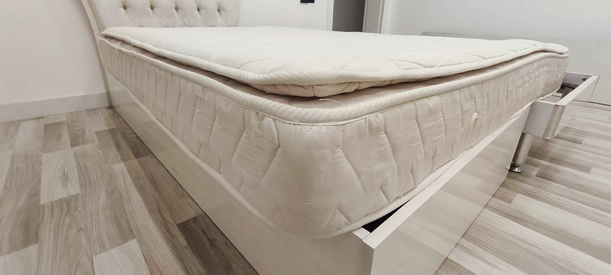 زۆر خاوێن و نوێیە تەنیا کونێکی بچووکی تێدایە أربيل, العراق


**إذا كنت صاحب هذا الإعلان وتريد حذفه لأي سبب، رجاءا أرسل رسالة إلى الدعم الفني**