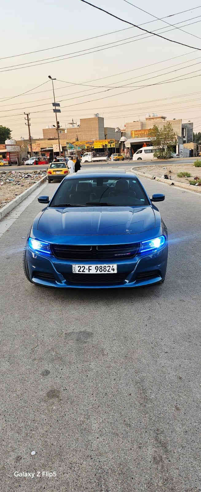 جارجر 22 داخله كلين سياره فول وحيل جديده بغداد صار بيها شخوط تبدل باب وجاملغ نفس لون يعني سياره لا صبغ لا ارباك ولا اي شي واكو باب موضح يرادله تكحيل كارت 
بغداد زعفرانية 
السعر 24800 دولار يعني 248ورقه مع المجال سياره فول
***********
***********
مواصفات حلوه 
محرك 3600 
بصمه ابواب وتتشغيل 
فتحه سلايد 
تدفئه تبريد كشنات 
كشنات جلد وكهرباء 
تبريد قطعتين 
تشغشيل عن بعد 
خزن ميموري 
ويل كب جبير 20 وتخم تاير جديد 
حساسات 
كاميرا 
وباقي تفاصيل شادلها منظومه زنون ب١٠ اوراق اصليه
