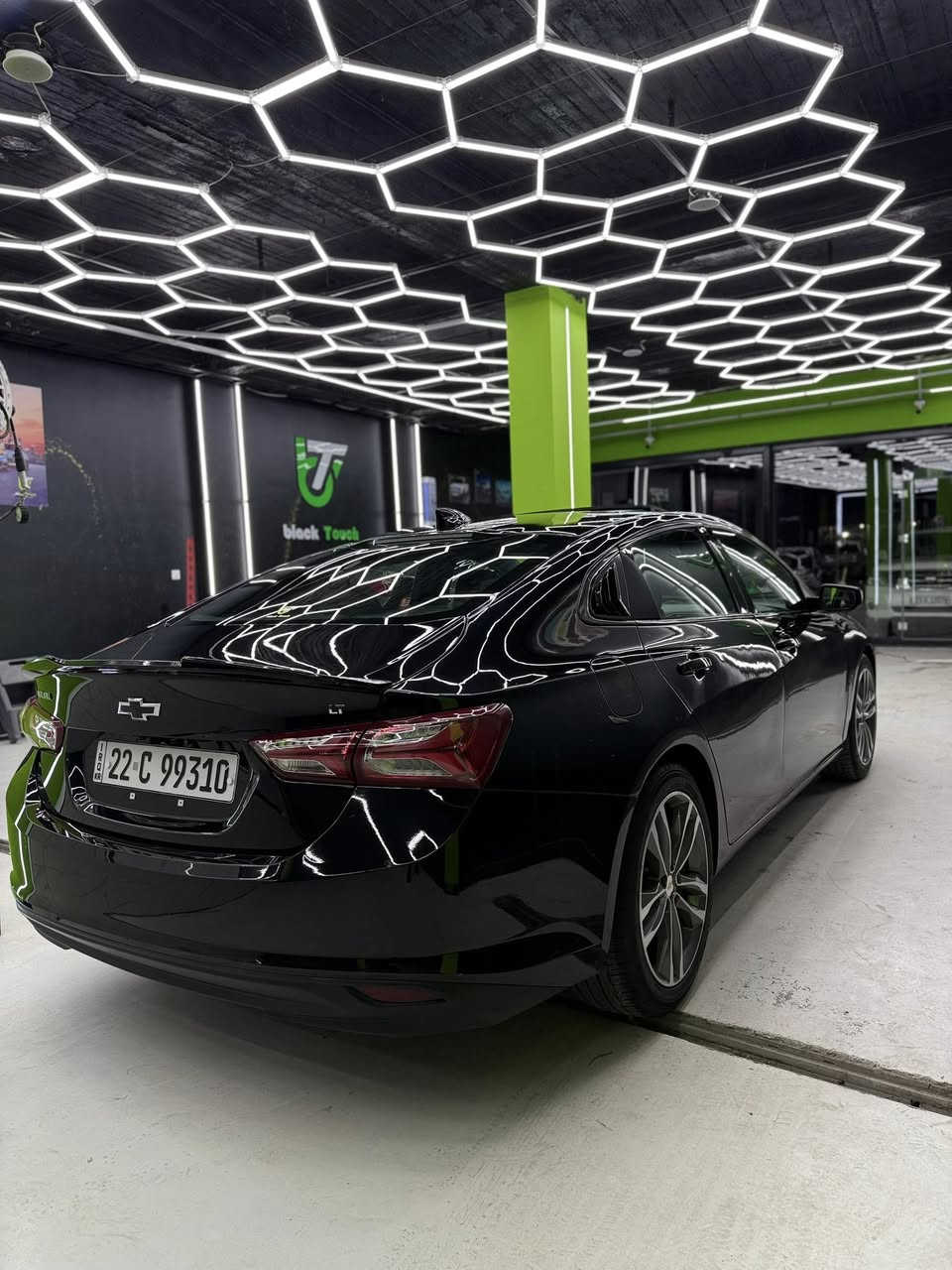 ماليبو 2022 اسود LT PLUS
ماشيه 96 الف كيلو متر 
السياره جاهزه وجديده كلش 
رقم اربيل باسمي 
السياره بانورما 
ويل 19 
هاند بريك بصمه 
كشن كهرباء 
تدفئة كشنات 
تشغيل عن بعد 
شاشه كار بلي 
بيه صبغ جاملغ وحافة البنيد  صور الحادث مرفقه 
اجه بيه من امريكا كلير  
138 وبيه مجال شويه 
***********
***********
