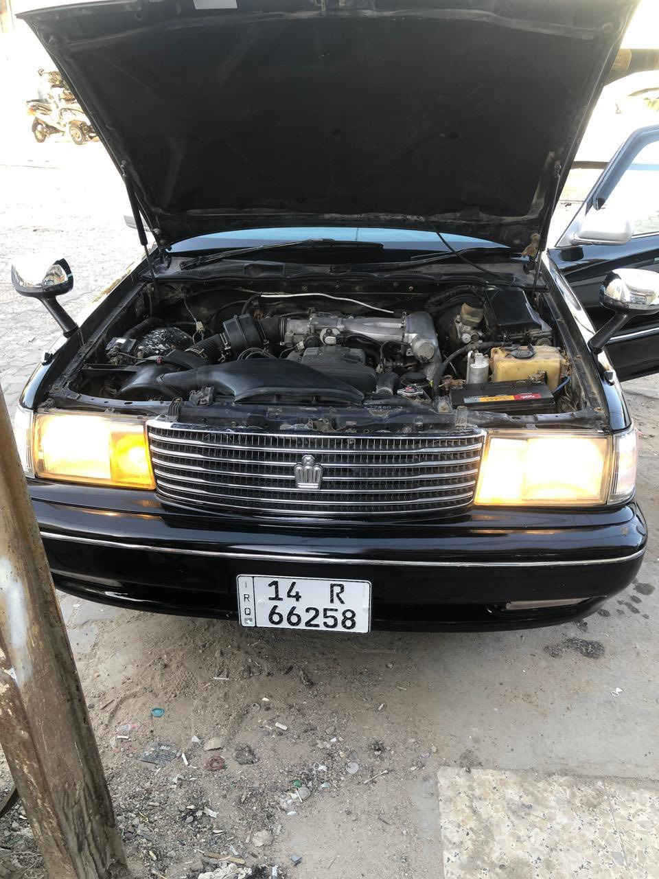 السلام عليكم
للبيع تيوتا كراون 
 ارنب طويل جنازي موديل 1992
رقم بصره انكليزي الجديد 
سنويه مجدده لغايه 2031 
السياره بأسمي تحويل مباشر 
كير ومكينه كفاله  3000
اكسل جديد 
حداديه جديدة
كفاله عامه من الكص والنقل والعيب الشرعي 
اصوليات جاهزه من دواخل وبطاين  
كهربائيات شغاله وتبريد شغال وجام شغال 
سنتر لوك 2 بصمه 
دوشمه ارضيه جديدة
السياره مصبوغه عام جماليه 
السياره مال جناي واحلى من الصور  تراي بالسياره وين مايعجبك 
العنوان البصره القديمه 
السعر 80 وبيها مجال للشراي
للتواصل على هذا الرقم 
 ***********
