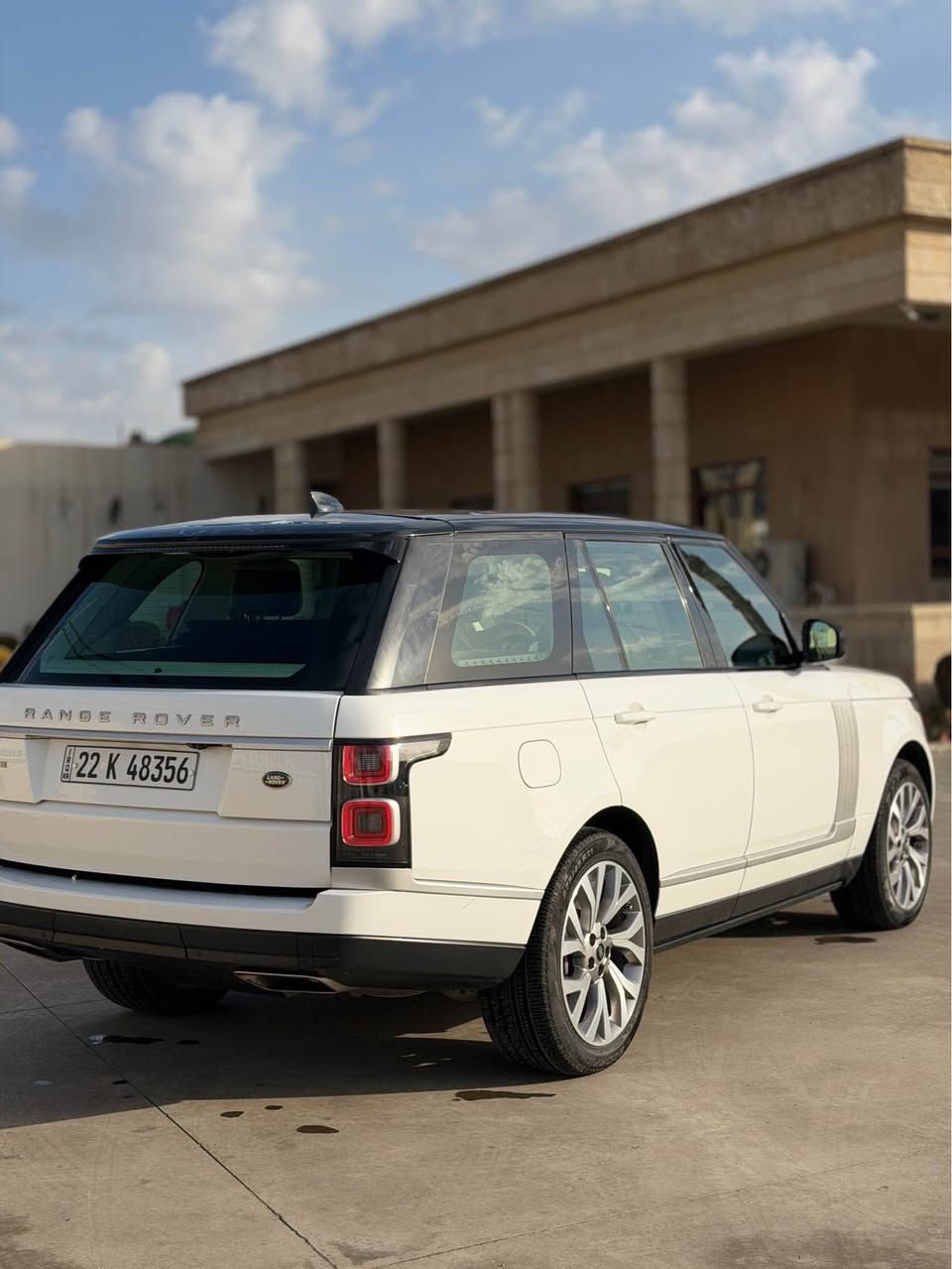 Range Rover vogue 2018 
بدون صبغ شركة سردار
ماشية ١٠٠ الف كم 
سعر ٤٥٠$ 
اتصال 📞 واتساب *********** أربيل, العراق
