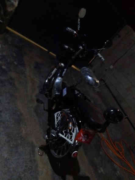 سلام عليكم 
بايسكل شحن للبيع 
نوعيه الاصليه 
بايسكل جديد بطاريات جدد 
تواير وياله جدد كشر جديد بريكان شغاله كهربائيات كله شغاله سعر 250 وبي مجال للاستفسار اكثر اتصل *********** أو خاص
