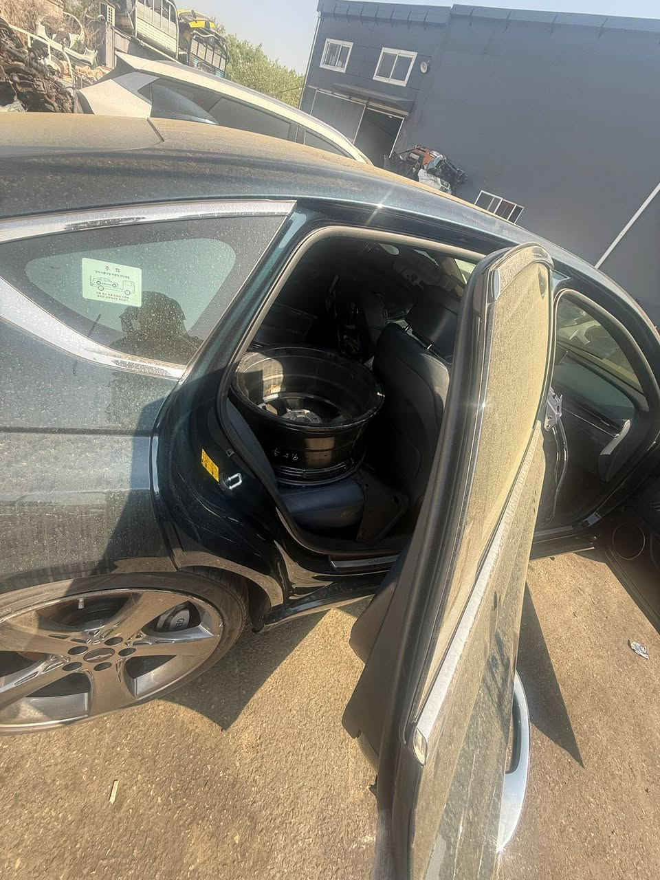 جنيسز وارد كوري
6 سلندر 3500
فول مواصفات 
عدى البانوراما 
غراضها كاصهن وياها 
أقل الشهر توصل 
السعر 160 بمكانها 
***********
