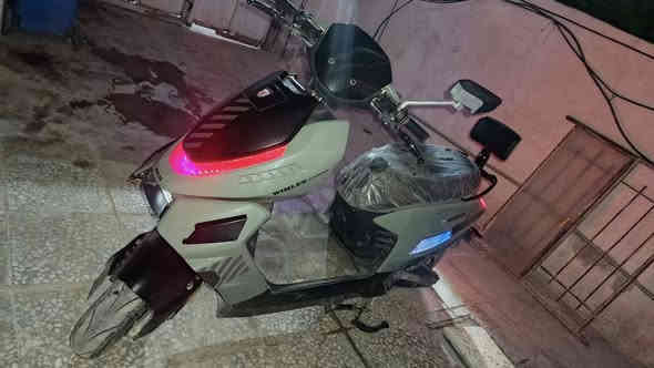 دراجة شحن من شركة WlNLEE
ملف 3000
تمشي 120 
سعر مليون 100 وبيهة مجال
رقم الاستفسار ***********
