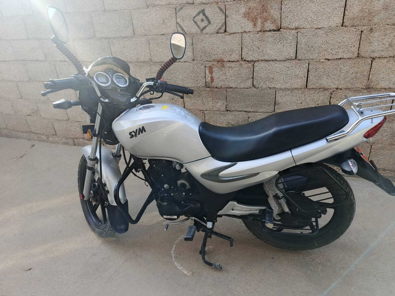 السلام عليكم 
سايم 22 مشدود قبل 40 يوم نظافة فوول السعر مليون و250 للاستفسار ***********
