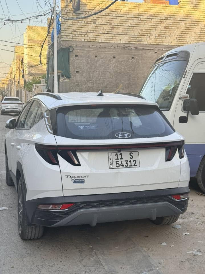 سياره هونداي توسان خليجي  موديل 2023
مكفوله بيهه فقط رصعات قليه تشغيل عن بعد كشنات كهربائيه رقم انكليزي تشغيل عن بعد كشنات كهربائية ورقم انكليزي بصمه ‭0773 835 5335‬
