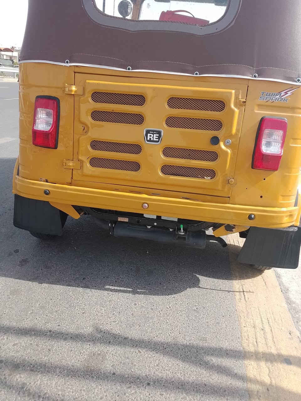 سلام عليكم ورحمه تكتك 2020 شهر 12 كفاله عامه بيهه بس دوس من الصبغ والمعجون التكتك نضيفه كلش السعر 7500 وبيهه مجال بسيط الرقم *********** العنوان بغداد الشعله اتصل ودلل
