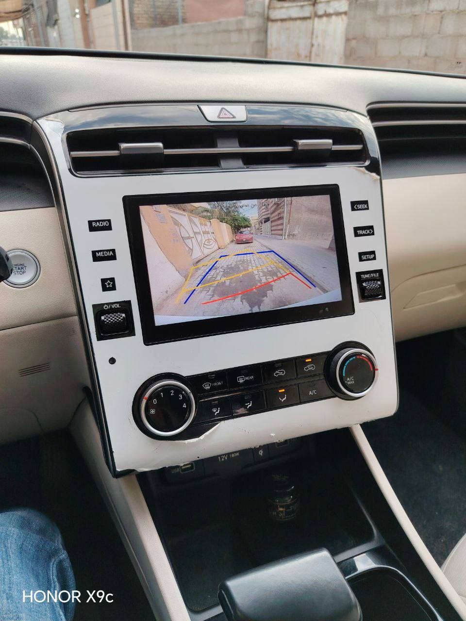 توسان 2024 خليجي مكفولة
✅️بصمه ، تشغيل عن بعد 
✅️اوتو هولد ومود درايف
✅️مقاعد كهرباء 
✅️تبريد أمامي وخلفي
✅️بردات خلفية 
✅️ماشية 41 ألف كيلومتر 
✅️السيارة مكفوله ماعدا المحرك مفتوح تبديل رواجز فقط 
✅️رقم بغداد 
✅️ويل حجم كبير ١٨
✅️للإستفسار ***********
