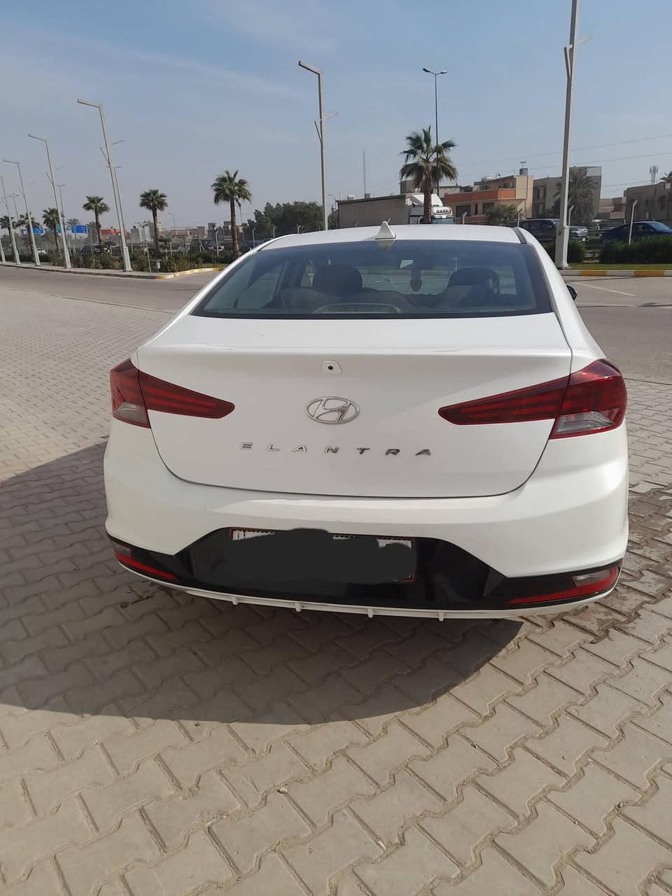 إلنترا  2020 امريكي حادثهه جاملغ امامي الأيمن وشويه من البنيد السعر 140وبيها مجال
***********
