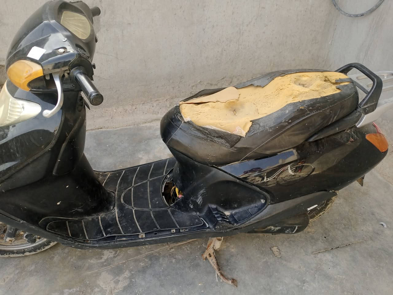 سلام عليكم  سبيسي ياباني  شغاله  175وبيه مجال عنواني ناحيه الوحده قرب بسمايه  هاذ رقمي ***********
