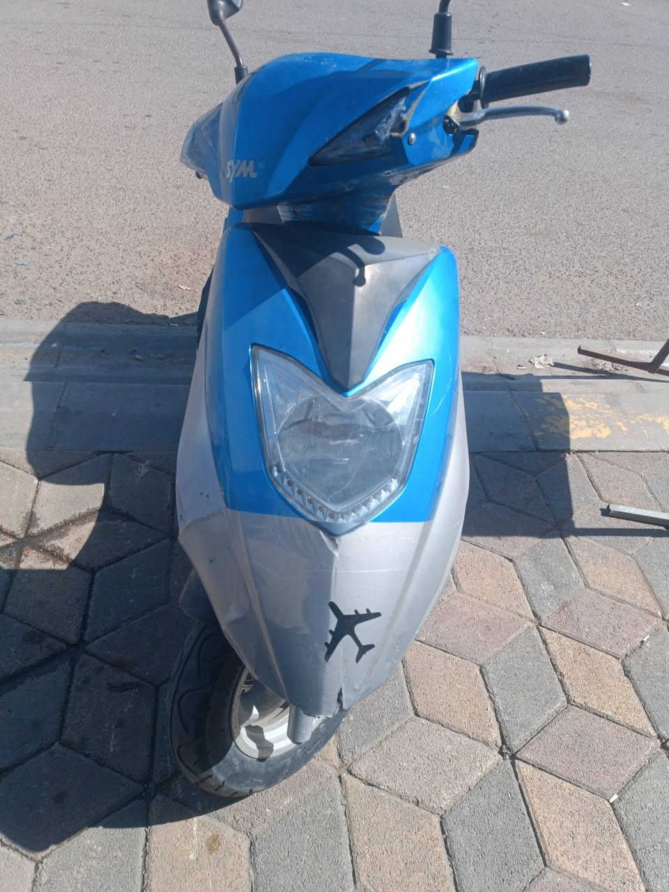 سلام عليكم موطور للبيع 350 شغال كلشي مابي كهربايات كلها شغاله ماكاني رمادي ***********
