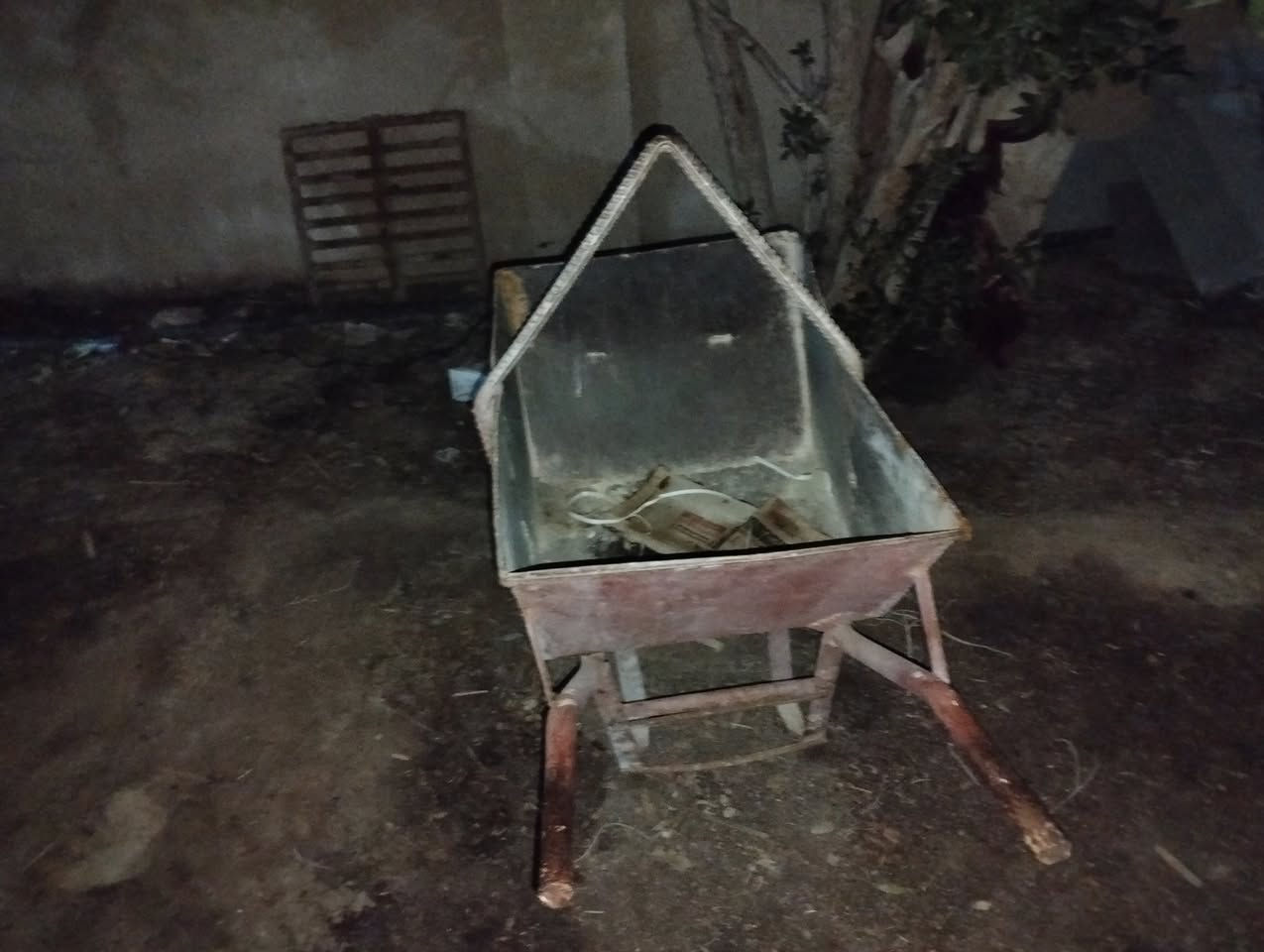 عرباين للبيع السعر 150وبهين مجال
***********
