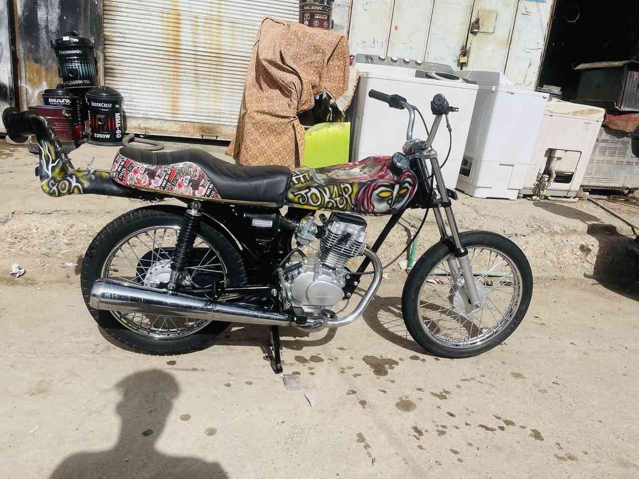 سلام عليكم شاصي نامه موديل 20 اوراق كامله  تعميره 26 صارله شهر دراجه كفاله نضافه شوفت عينك سعر خاص شراي تعال مو شراي اعبر المنشور مكاني مركز الديوانيه ***********
