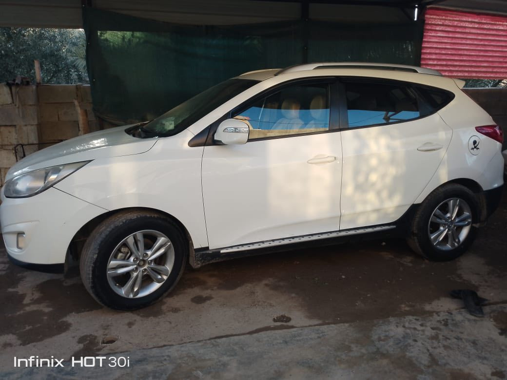 السلام عليكم 
توسان 2011 خليجي
رقم صلاح الدين 
بيها ربع قطع بدون دواخل أبيعك حزام 
باقي التفاصيل اتصل 
مكان تكريت البهيازع 
***********
السعر 110
