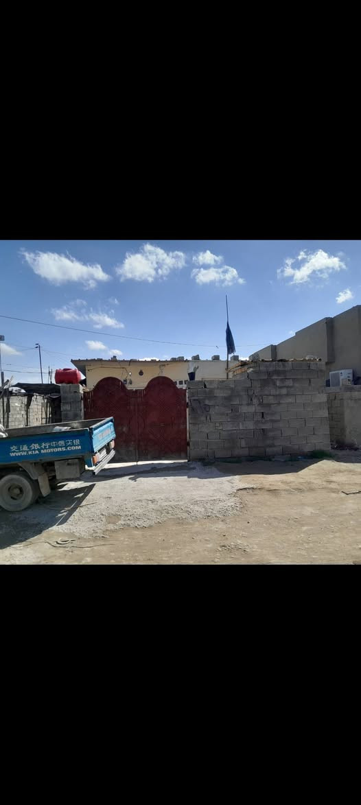 بيت تجاوز للبيع المساحه 150 متر المكان كفاءات السيديه قرب شارع كنانه للاستفسار اتصال ع رقم ***********
