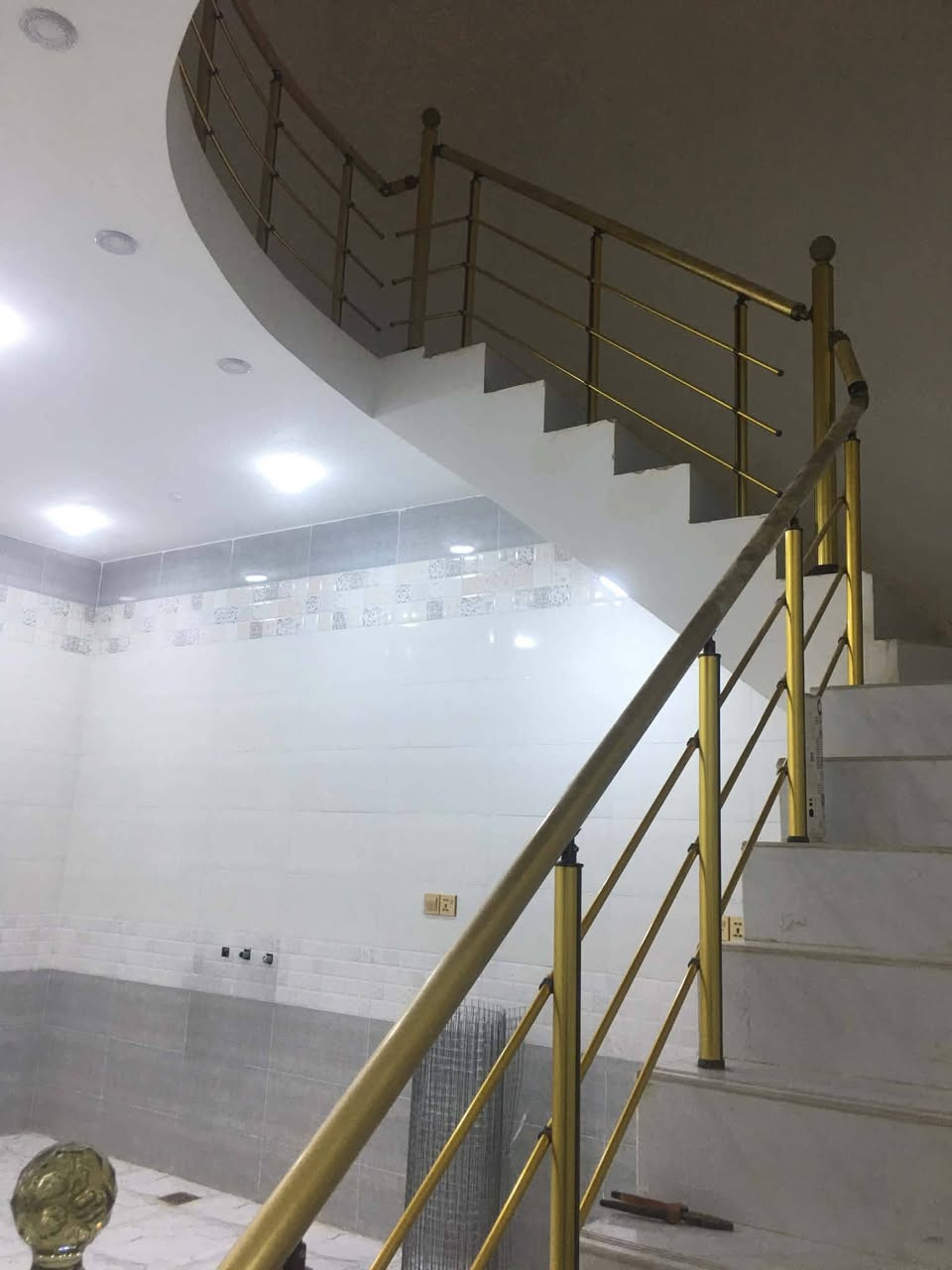 مشتمل في زين القوس شارع ابو الفضل للبيع مطلوب مبادرة طابق واحد استقبال وهول مفتوح على المطبخ وغرفة نوم وصحيات خارجية وحمام داخلي
للاستفسار خاص او على الرقم ***********
