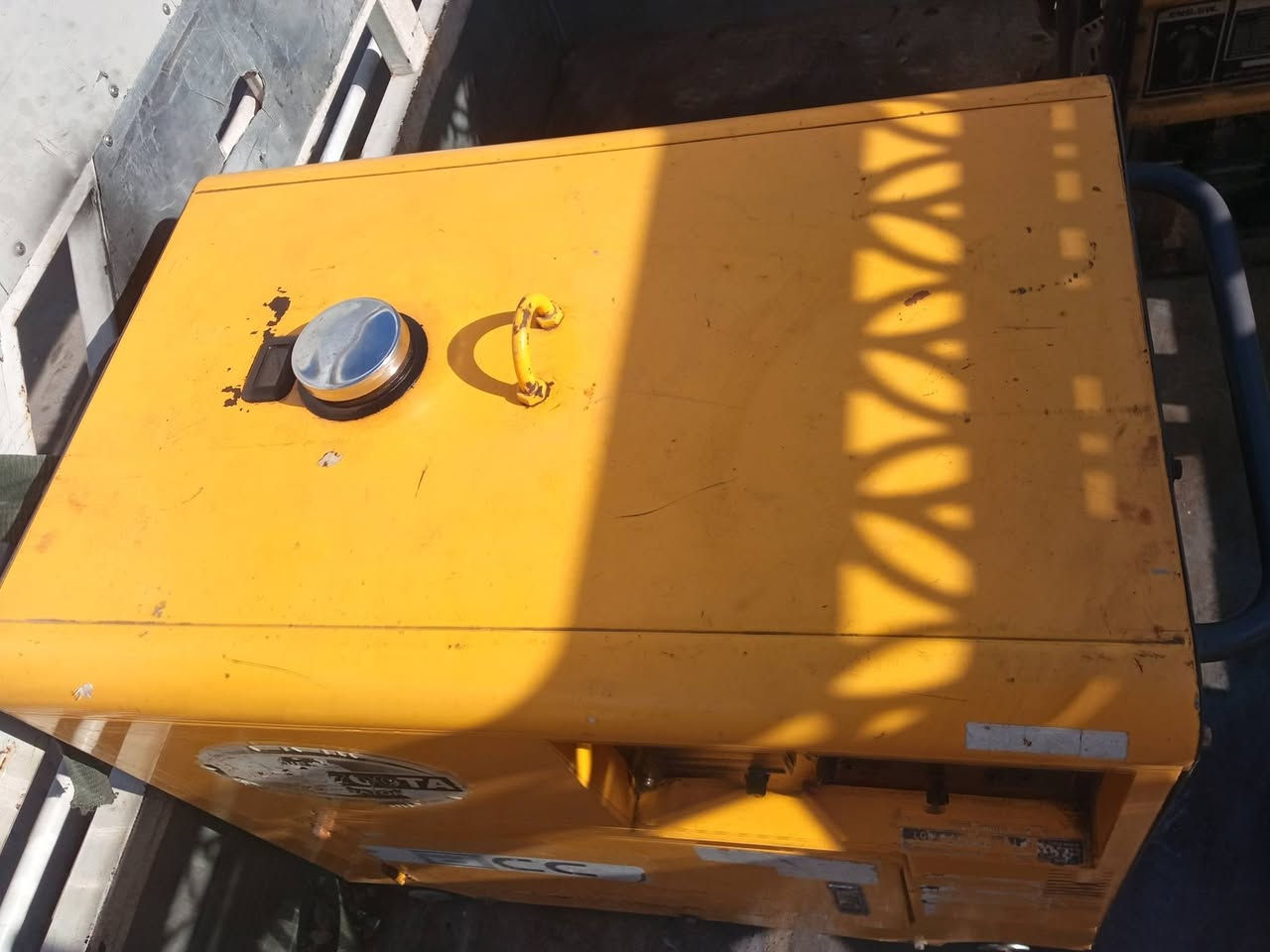 السلام عليكم مولد گاز 5 كيفي 20 انبير بلاديه برغي ما مفتوح بيه  راس توليد دبدوب شغاله نگره شاشه لمس باتري جديد صوته هادئ السعر 600 وبيه مجال بصيط العنوان بغداد مدينة الصدر الاستفسار اتصل ***********
