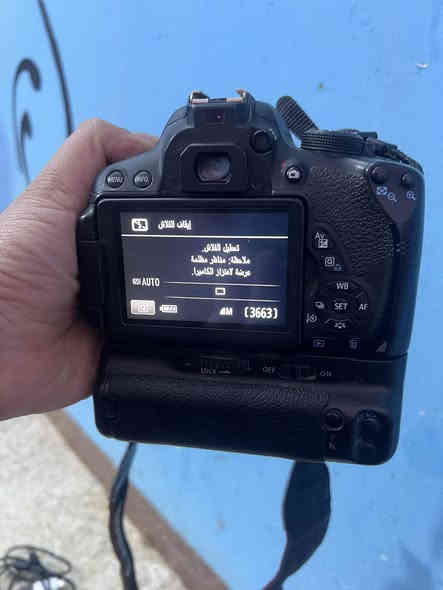 كامره كانون D700 الكامره مستخدمه أيام فقط نضافه 100/100 شخط واحد مابيها شاشه لمس قلاب 360 درجه
الملحقات 
جنطه 
حزام 
بطاريه 
رام 16 اصلي 
كيبل نقل صور
شاحنه 
عدسه 18.55 سبلايزر  وعدسه ثانيه 75-300
گرب يحمل بطاريتين 
عنون كربله السعر 450وبيه مجال🩷 ***********
