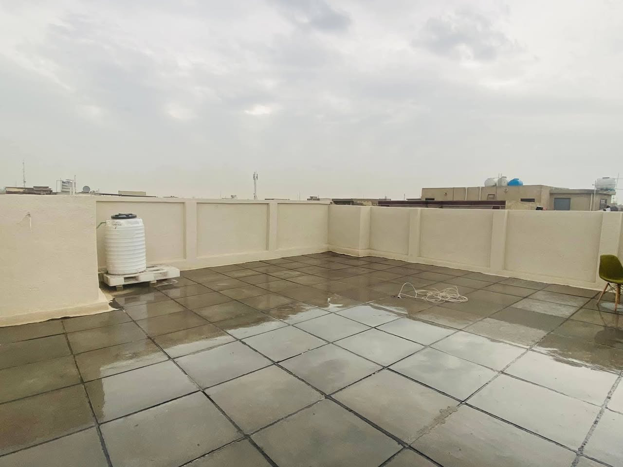 🏡 دار للبيع – موقع مميز في بغداد / الكرخ
📍 العنوان: الكرخ/ شهداء البياع / الرفاق الثانية
قرب شارع المضخة الأول
🔹 تفاصيل العقار:
المساحة: 200 متر مربع
الواجهة: 10 متر
النزال: 20 متر
ناصية (موقع مميز)
🏠 مواصفات الدار:
(4 غرف نوم كبيرة/صالة /هول داخلي/مطبخ حار /مطبخ بارد (كبير)/3/صحيات/منور/كراج/حديقة/سطح عالي)
✨ المميزات:
90% من البناء حديث (2024)
موقع ممتاز ومرغوب
أبواب صاج
محجر درج زجاج أسود
أرضيات بورسلين إسباني
بناء ممتاز

📞 للاستفسار:
***********
📲 متوفر واتساب
... ملاحضه تم تنزيل سعر عن سعر سابق.
#عقارات #عقار #عقارات_بغداد #بغداد #الكرخ #العراق #دار_للبيع
