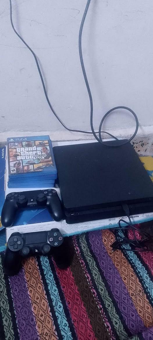 السلام عليكم بلاي فور سلم للبيع ويا 4 اقراص وكرتونه جهاز لوك ستيكر العنوان بغداد الدوره ابودشير السعر250 وبمجال قليل ***********
