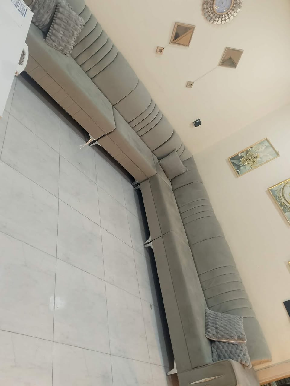 تخم ديوان لبيع نضيف 7امتار 10مقاعد ويه كوشات مستخدم اسبوع واحد احطاطه تفصال جديد ويوجد لدينا توصيل شراي يجي خاص 🤲🤲🌹🌹🤲🤲


**إذا كنت صاحب هذا الإعلان وتريد حذفه لأي سبب، رجاءا أرسل رسالة إلى الدعم الفني**