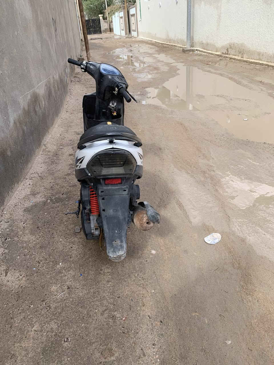 ماكس بلاديه ما مفتوحه صارلها شهرين من طالعه من الرمبه نقصها بس باتري كلشي شغال  محتاج واريد أبيع 950  مكاني البصره ابي الخصيب حمدان  متواجد ع الرقم فقط ع الشريحه ***********
