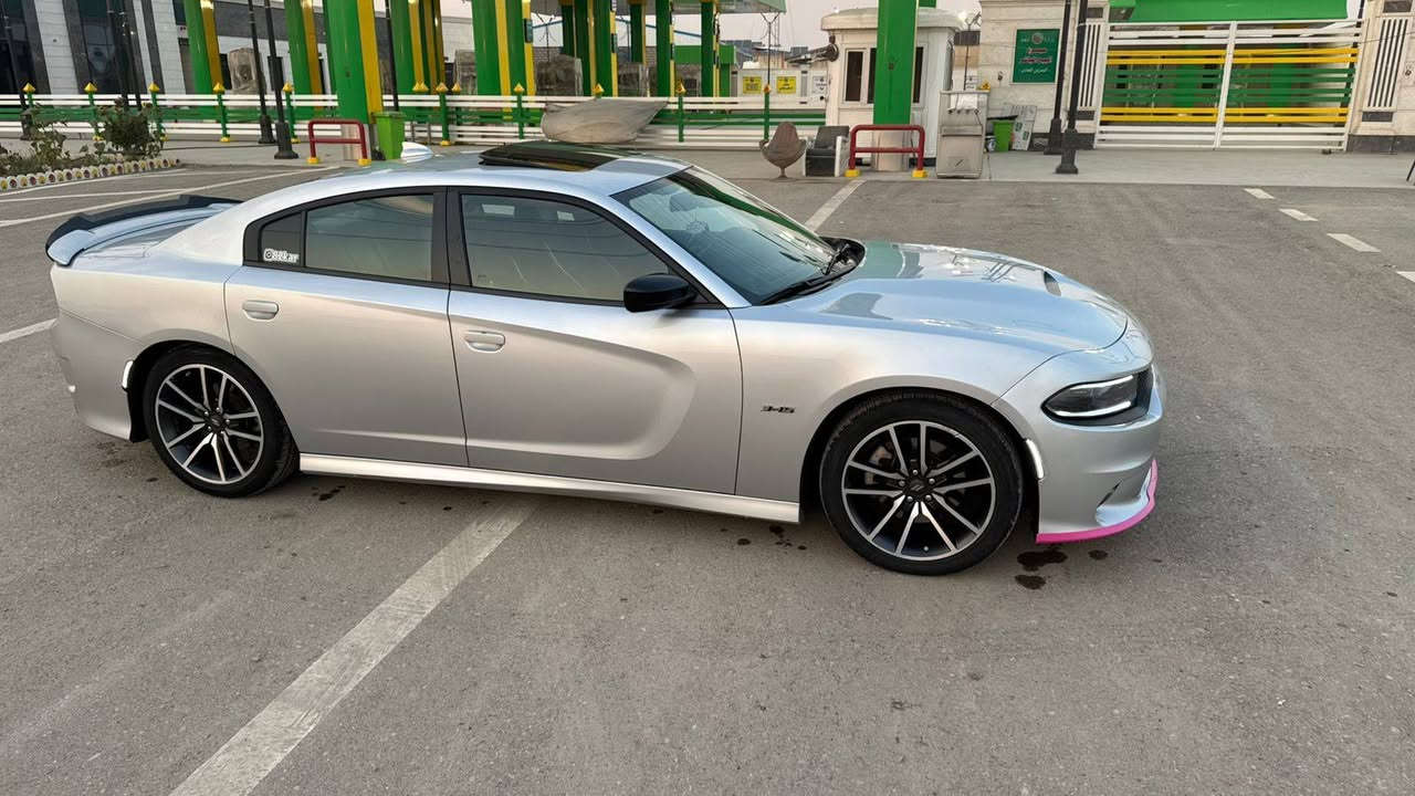 دوج جارجر 2023 RT محرك 5700 رقم بغداد تحويل مباشر
—————————————————

المواصفات فول للأخير 

-فتحه

-مقاعد كنتاره + جلد  + حضن 

-ذاكره لحفظ وضعيات الجلوس (ميموري) 

-تدفئه ستيرن 

-مرايه هيتر + رادار + ترحيب 

-تحكم سبورت + سوبر تراك باك 

-شاشه كبيره قياس 8.4 انج اوبشنات SRT 

-لايت زنون بلادي 

-دشبول الجديد جلد خياط 

-تحكم ستيرن كهربائي 

-المقاعد الاماميه تدفئه تبريد 

-المقاعد الخلفيه تدفئه 

-مقاعد تحكم كهربائي جهتين 

-شفتات ستيرن 

-سستم صوت الباين 

-اكزوز موبر اسود بلادي + عليها وسطيات SLB امريكي 

————————————————-

السعر 248 

الحادث جاملغ + بنيد فقط للاستفسار ***********
