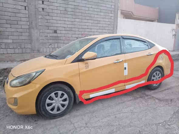 السلام عليكم 
اكسنت موديل 2013 
فول توماتيك محرك غاز لاصرف ولانفخ 
ضررها موضح بالصوره طخم تواير جديد
 كوبون بانزين شرط التحويل رقم بغداد الجديد بسمي السعر 85 للتواصل 
***********
***********
