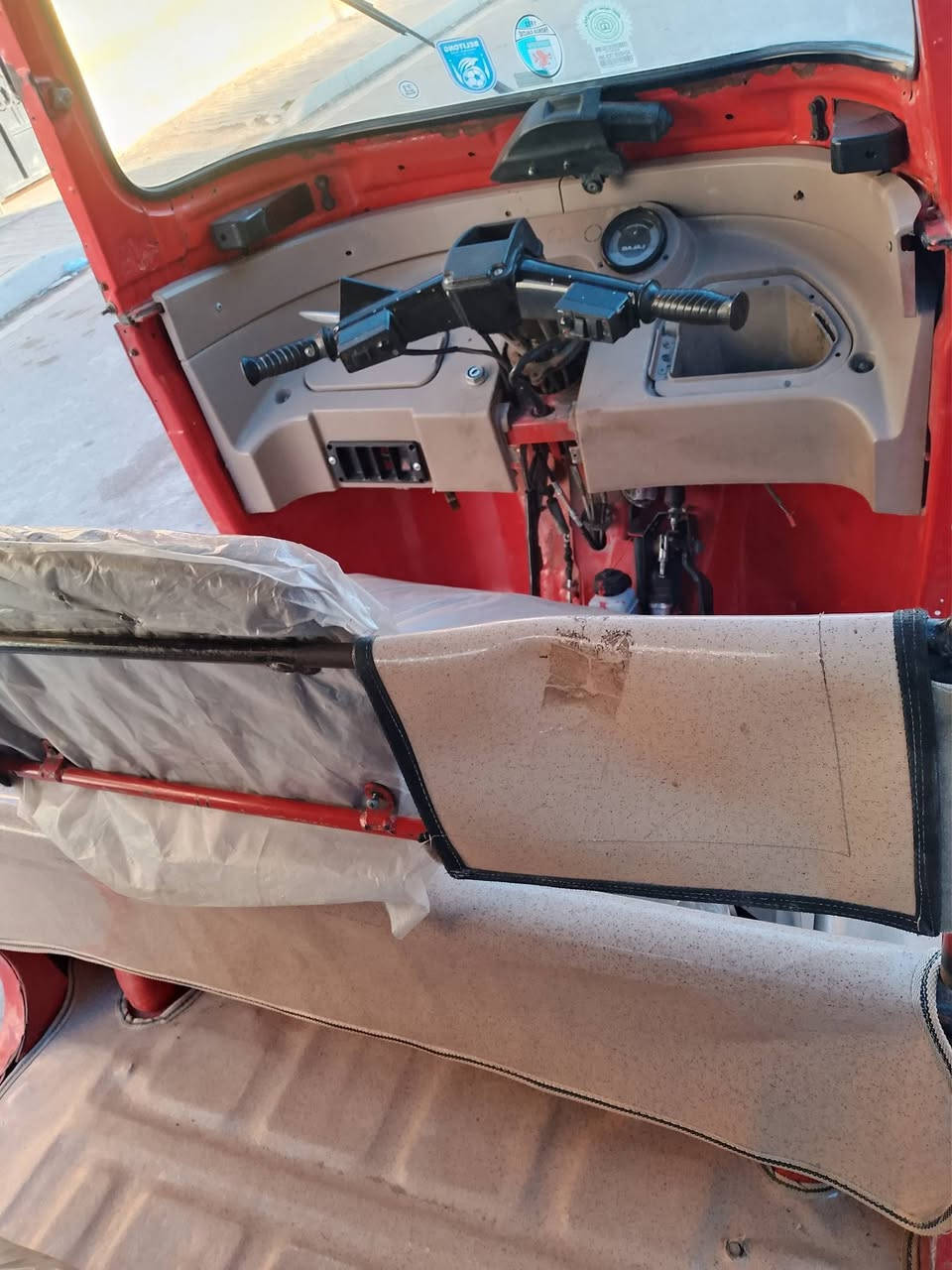 السلام عليكم تكتك للبيع رقم نكليزي 2018 رقم بغداد السعر 4700 وبيها مجال مكاني ‪***********‬‏
