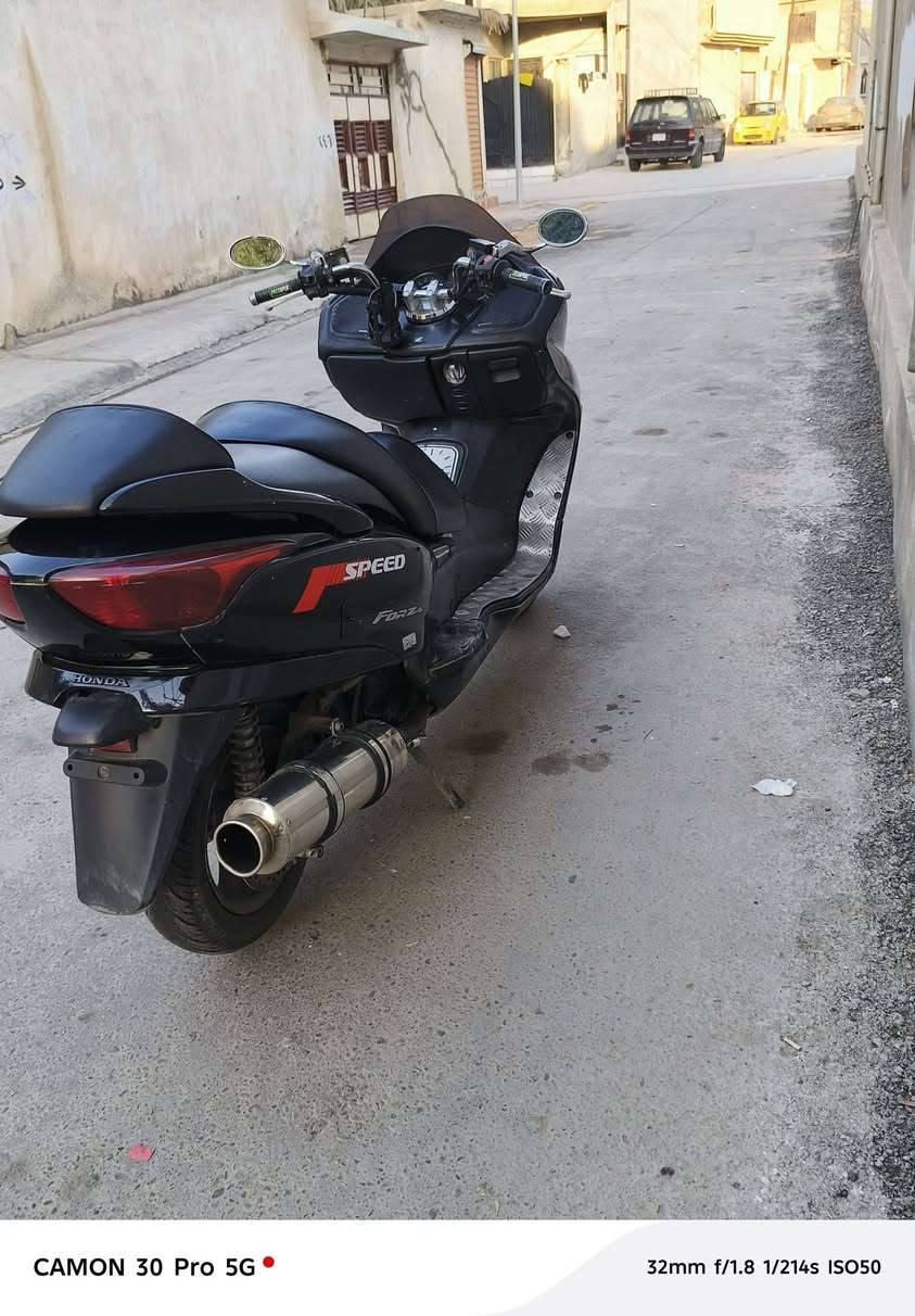 السلام عليكم دراجات فورزا للبيع دراجه رامب محرك ما مفووح جويتر ما مفتوح سعر خاص ***********
