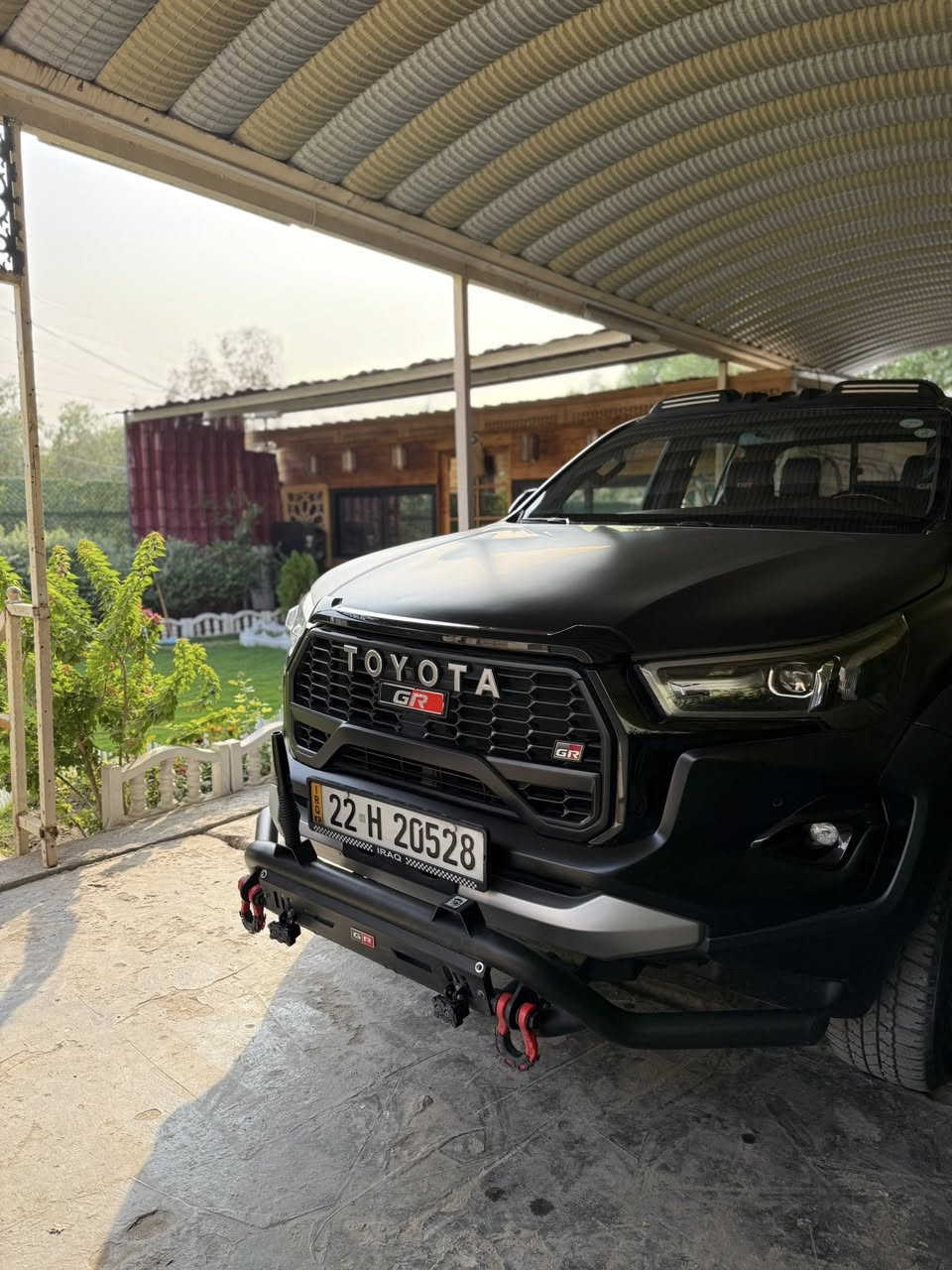 السلام عليكم 
هايلوكس Gr 2024 أسود  سياره عليه تعديلات

*ماشيه40 ألف كيلو

-مغلفه ppf طافي ابو الضمان ب18 ورقه
-سستم اكزوز  كورسه ريمونت تكدر تطفيه وتشغله
- لدات ع قماره ومعى اشاره يمين ويسار ب لدات 
-استرين رياضي كاربون فايبر الأصلي موضح بصور 

* سياره بيه صبغ نص جاملغ البدي الخلفي وأقل نص والباب ألي وره مصبوغ مصبوغ من جوه اليده وموضح بالصوره الأخيره بالمنشور
-سعر 395$وبيها مجال قليل
مكان سياره بغداد 

***********
