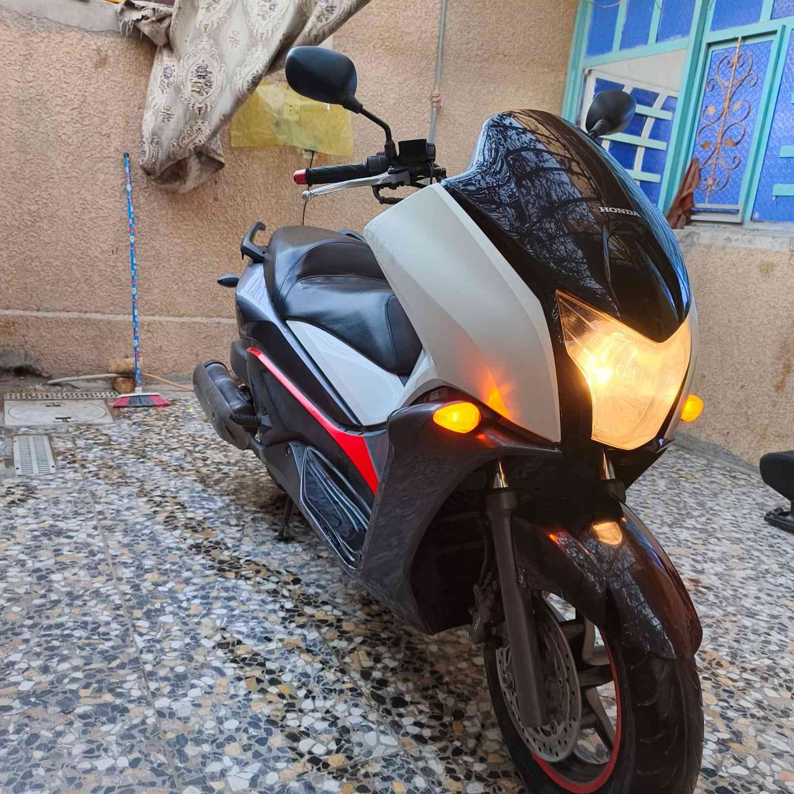 سلام عليكم للبـيع فاز 11 نضيف كلش شكد متصور مكينه مكفوله كفاله عامـه سعـر 12وࢪقه مكاني بغداد المدينـه رقم *********** ولحد يراسل اكو رقم وخابر
